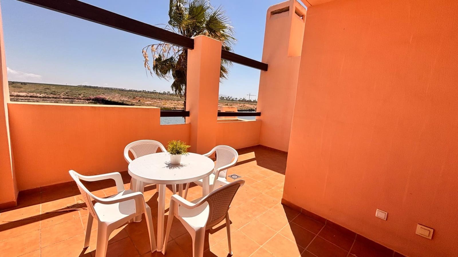 Apartamento de 2 habitaciones en Condado de Alhama en venta con piscina - 115.000 € (Ref: 9903859)