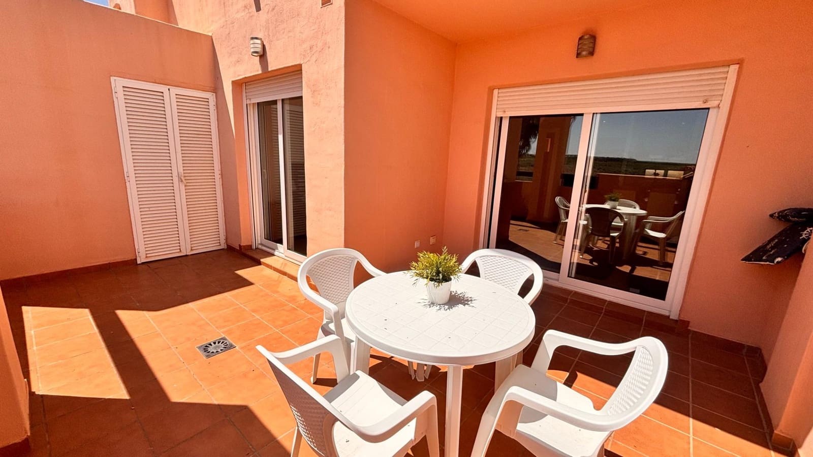 Apartamento de 2 habitaciones en Condado de Alhama en venta con piscina - 115.000 € (Ref: 9903859)