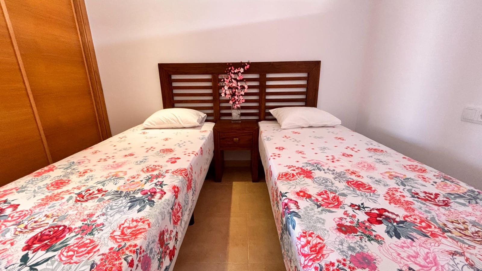 Apartamento de 2 habitaciones en Condado de Alhama en venta con piscina - 115.000 € (Ref: 9903859)
