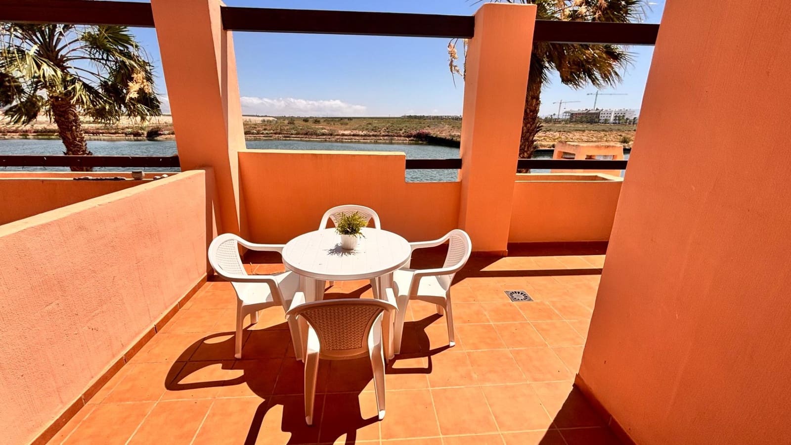Apartamento de 2 habitaciones en Condado de Alhama en venta con piscina - 115.000 € (Ref: 9903859)