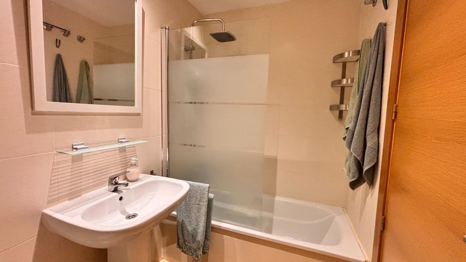 2 sovrum Lägenhet till salu i Condado de Alhama med pool - 119 900 € (Ref: 9910983)