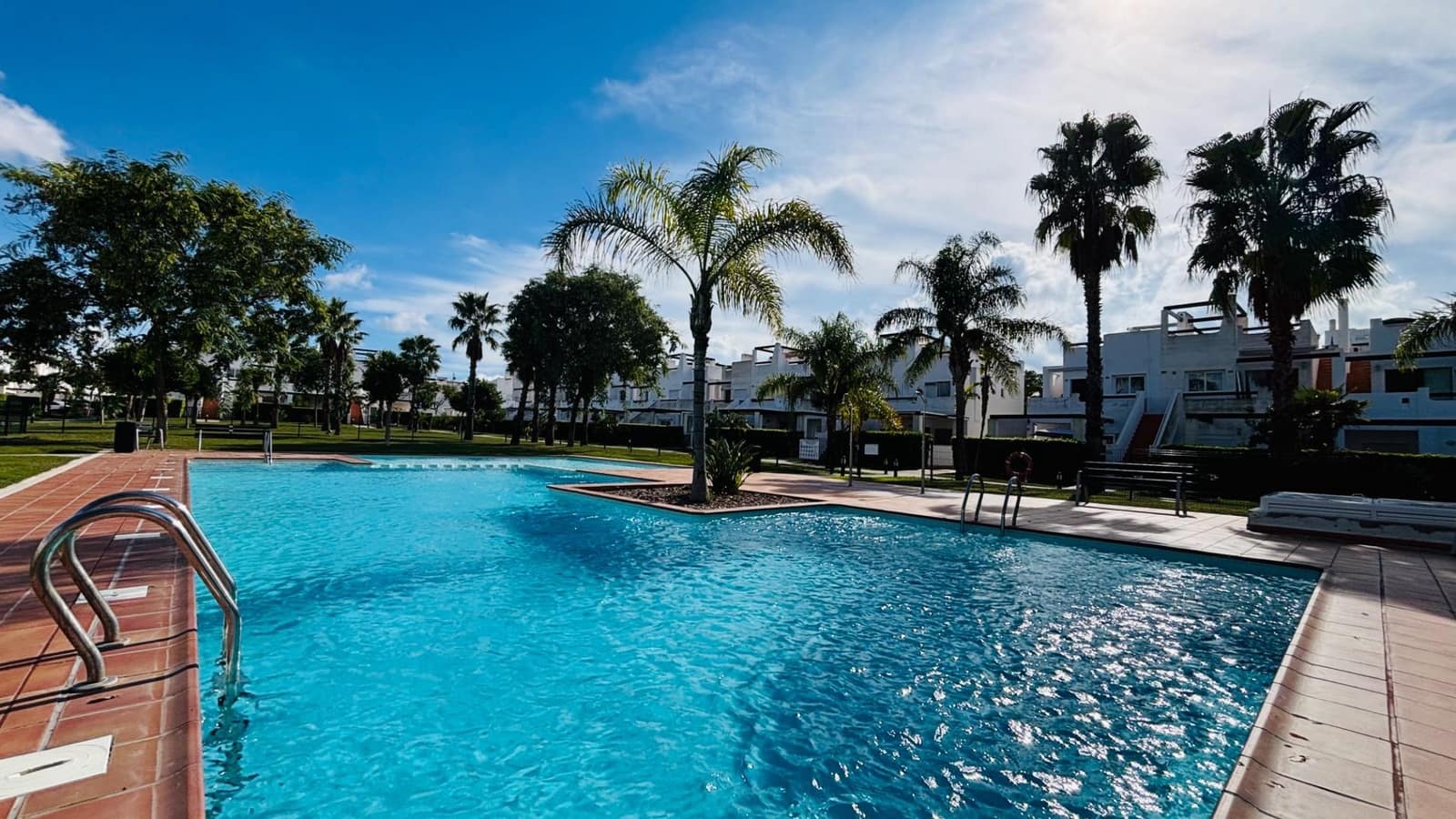 2 soveværelse Lejlighed til salg i Condado de Alhama med swimmingpool - € 117.000 (Ref: 9910984)