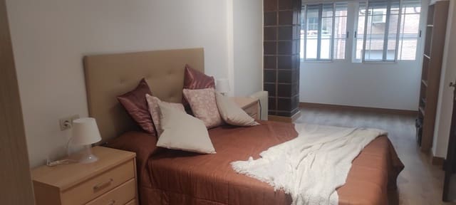 3 bedroom Flat for rent in Murcia city - € 950 (Ref: 9916932)
