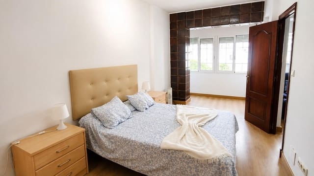 3 bedroom Flat for rent in Murcia city - € 950 (Ref: 9916932)