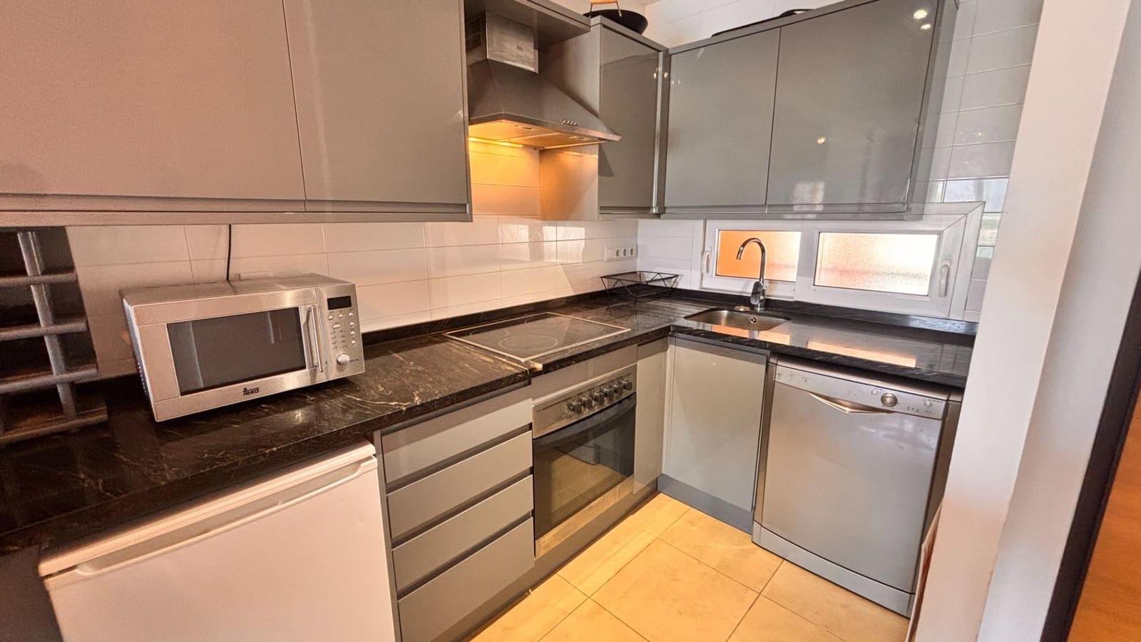 2 soverom Leilighet til salgs i Condado de Alhama med svømmebasseng - € 118 000 (Ref: 9966610)