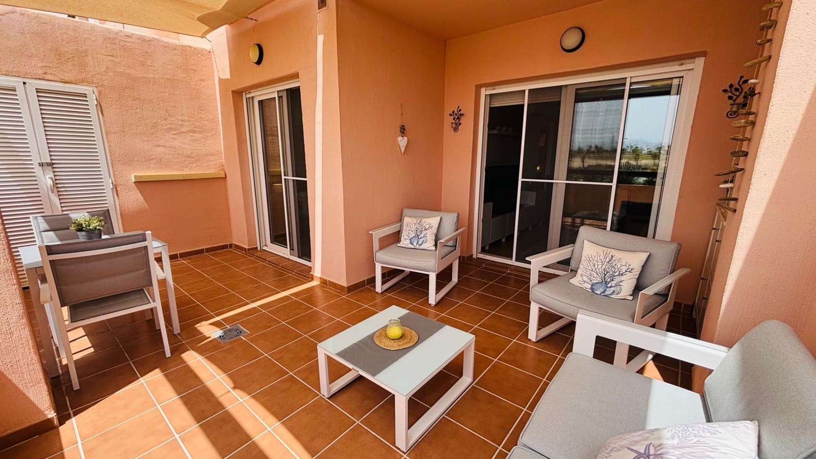 2 soveværelse Lejlighed til salg i Condado de Alhama med swimmingpool garage - € 125.000 (Ref: 9977281)
