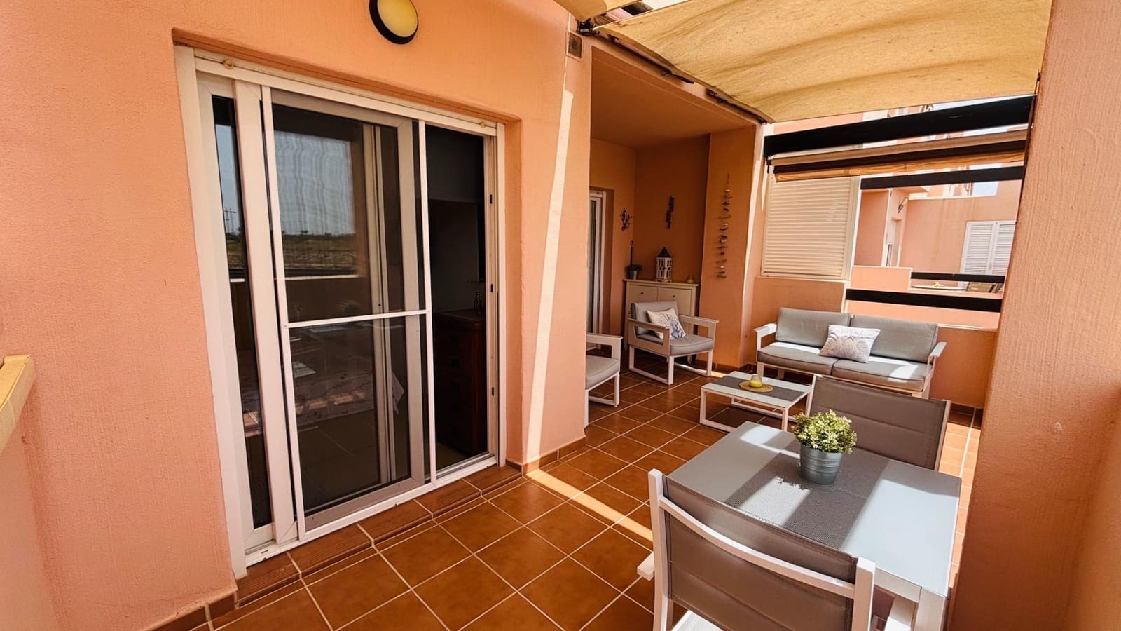 2 soveværelse Lejlighed til salg i Condado de Alhama med swimmingpool garage - € 125.000 (Ref: 9977281)