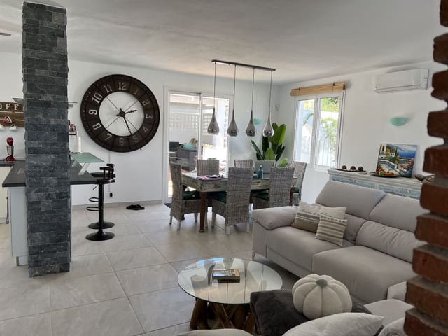3 soveværelse Villa til salg i La Duquesa / Puerto de la Duquesa, Manilva med swimmingpool garage - € 990.000 (Ref: 10057703)