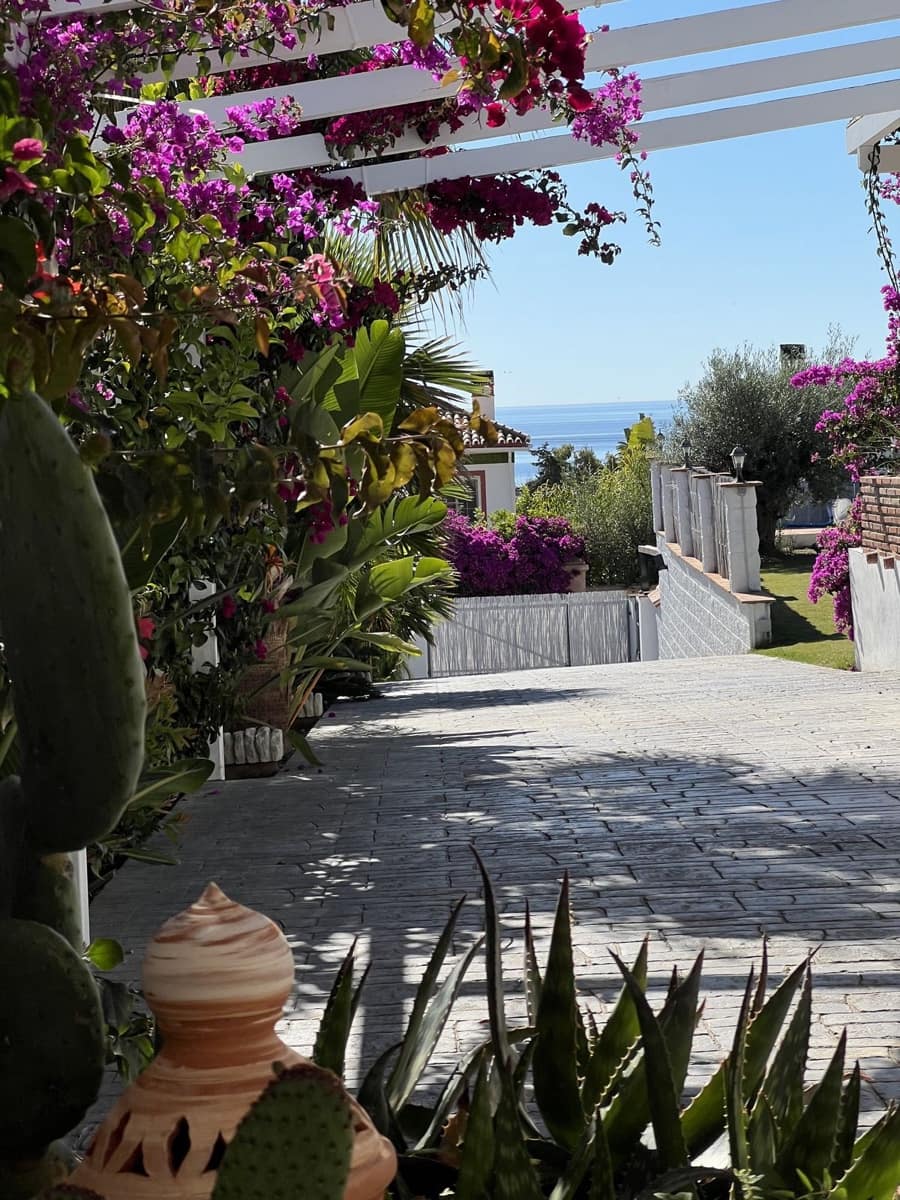 3 sypialnia Willa na sprzedaż w La Duquesa / Puerto de la Duquesa z basenem garażem - 990 000 € (Ref: 10057703)