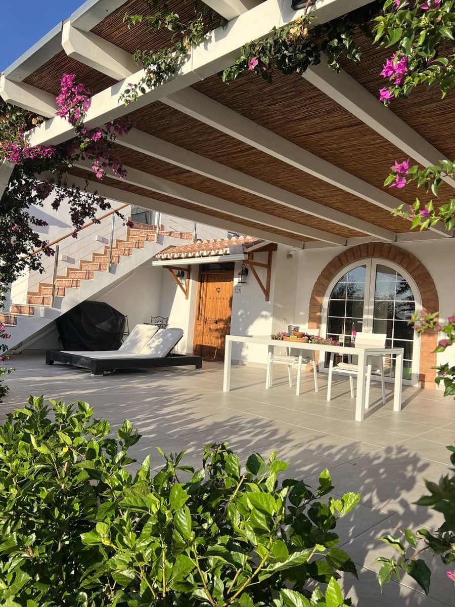 3 sypialnia Willa na sprzedaż w La Duquesa / Puerto de la Duquesa z basenem garażem - 990 000 € (Ref: 10057703)
