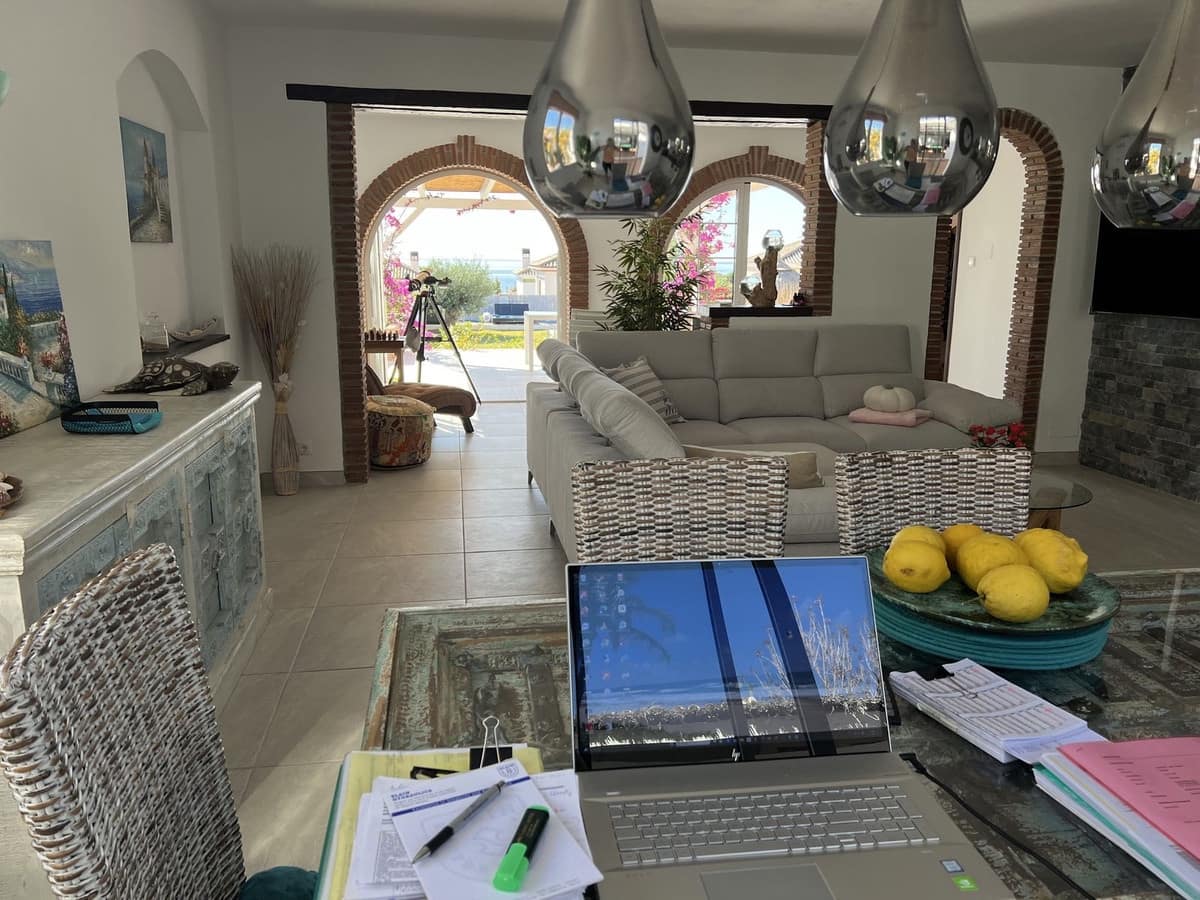 3 sypialnia Willa na sprzedaż w La Duquesa / Puerto de la Duquesa z basenem garażem - 990 000 € (Ref: 10057703)