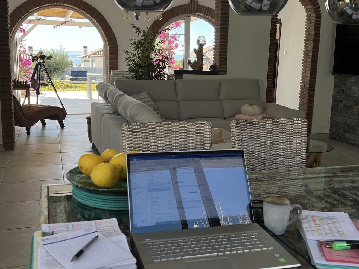 3 sypialnia Willa na sprzedaż w La Duquesa / Puerto de la Duquesa z basenem garażem - 990 000 € (Ref: 10057703)