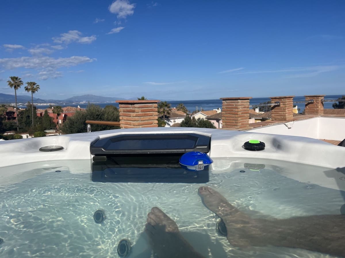 3 sypialnia Willa na sprzedaż w La Duquesa / Puerto de la Duquesa z basenem garażem - 990 000 € (Ref: 10057703)