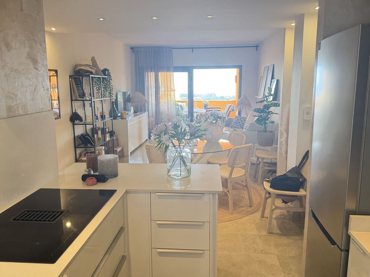 2 sypialnia Apartament na sprzedaż w La Duquesa / Puerto de la Duquesa z basenem garażem - 295 000 € (Ref: 10094925)