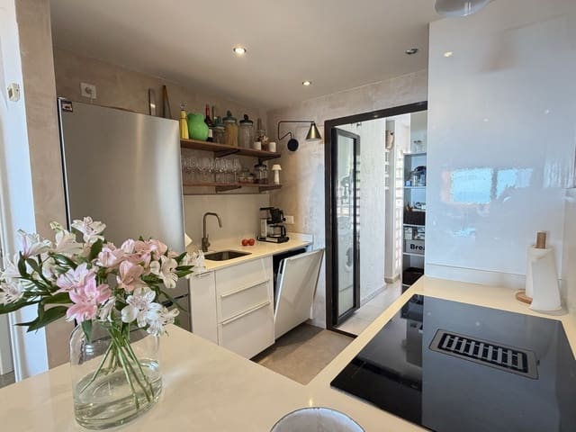 2 makuuhuone Huoneisto myytävänä paikassa La Duquesa / Puerto de la Duquesa, Manilva mukana uima-altaan 
autotalli - 299 000 € (Ref: 10094925)