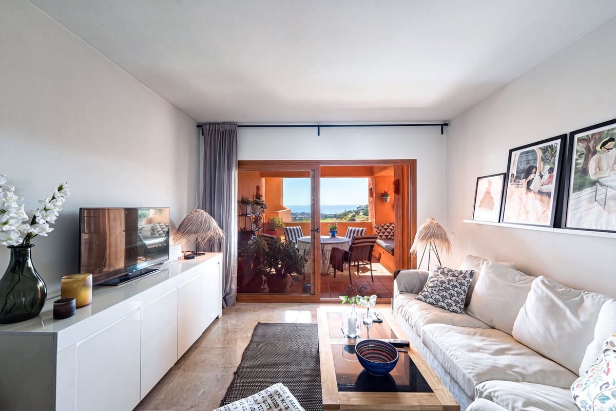 2 bedroom Apartment for sale in La Duquesa / Puerto de la Duquesa with pool garage - € 299,000 (Ref: 10094925)