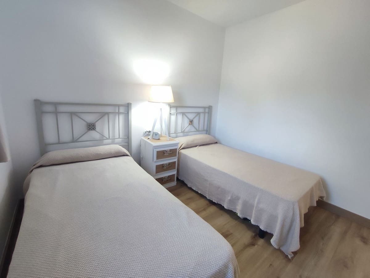 2 sypialnia Penthouse na sprzedaż w Manilva z basenem - 260 000 € (Ref: 10111905)