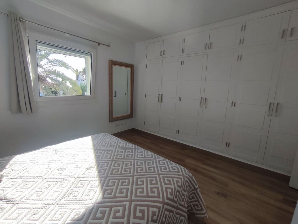 2 sypialnia Penthouse na sprzedaż w Manilva z basenem - 260 000 € (Ref: 10111905)