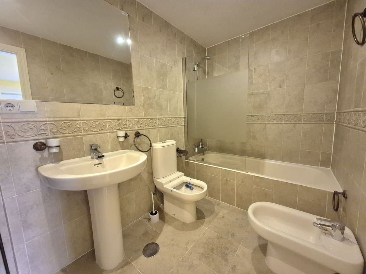 2 sovrum Lägenhet till salu i San Luis de Sabinillas med pool - 299 000 € (Ref: 10112227)