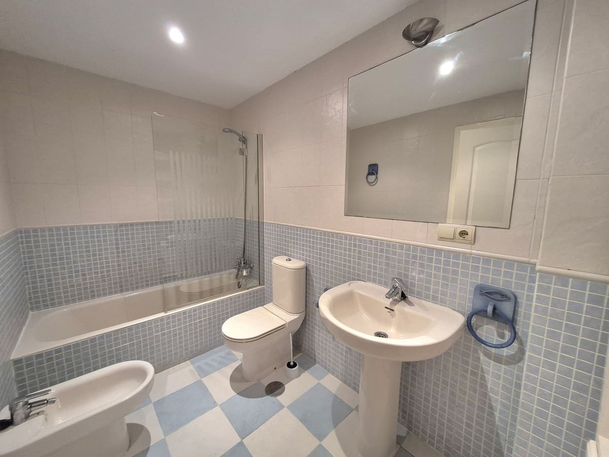 2 sovrum Lägenhet till salu i San Luis de Sabinillas med pool - 299 000 € (Ref: 10112227)