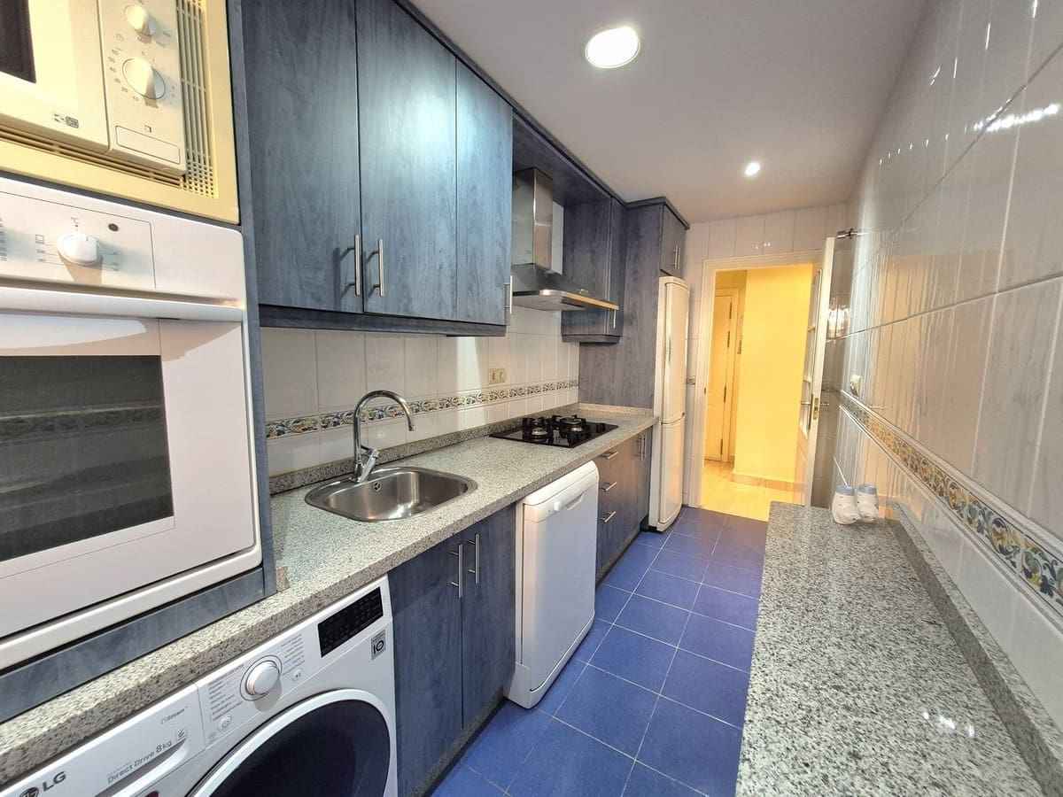 2 sovrum Lägenhet till salu i San Luis de Sabinillas med pool - 299 000 € (Ref: 10112227)