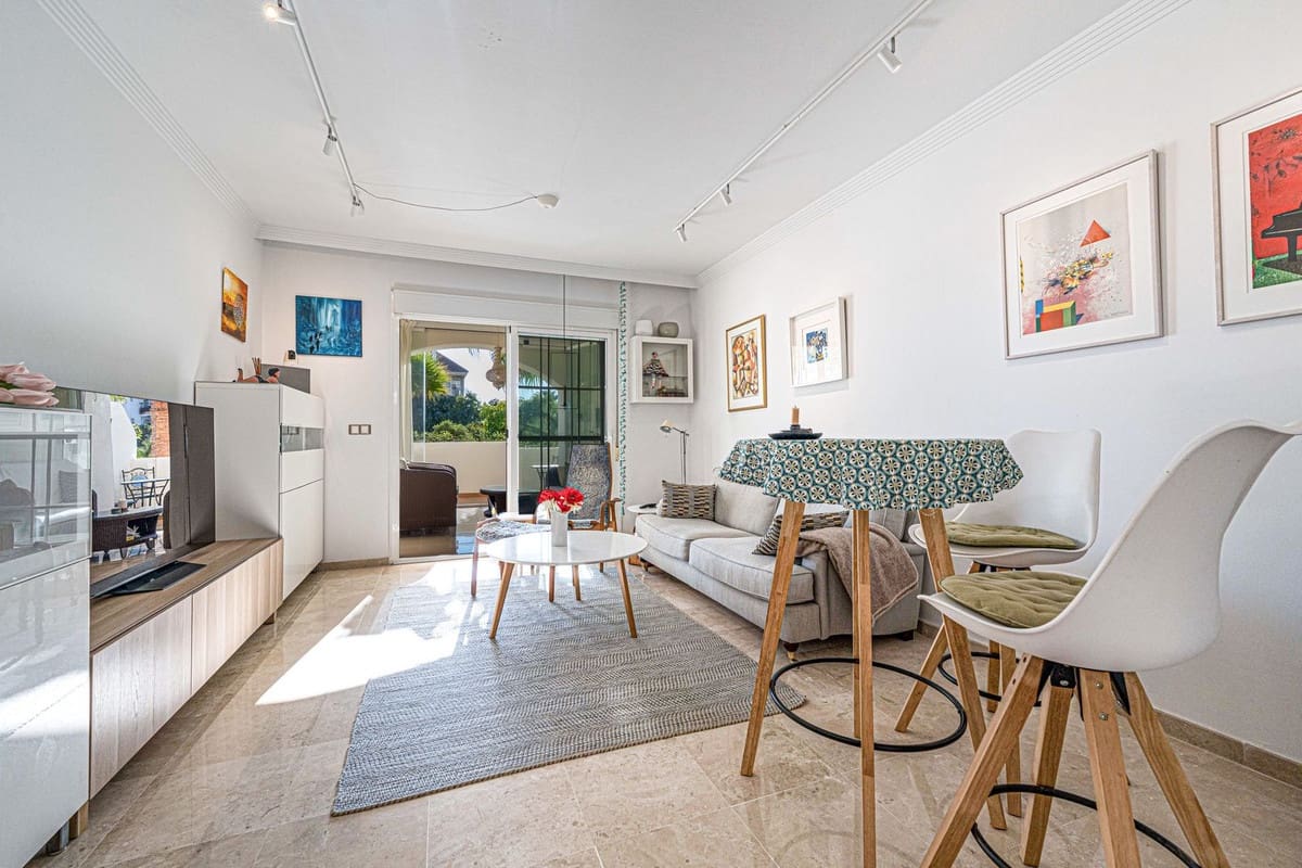 2 Zimmer Apartment zu verkaufen in La Duquesa / Puerto de la Duquesa mit Pool Garage - 360.000 € (Ref: 10174269)
