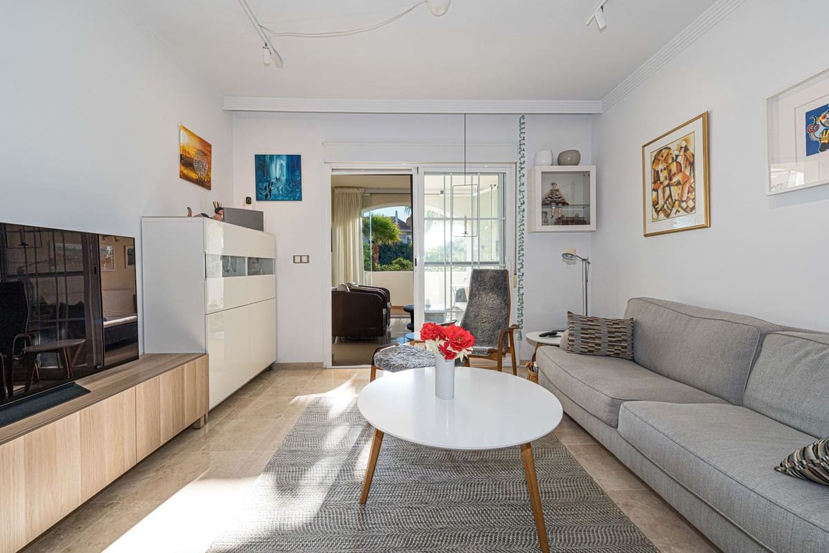 2 Zimmer Apartment zu verkaufen in La Duquesa / Puerto de la Duquesa mit Pool Garage - 360.000 € (Ref: 10174269)