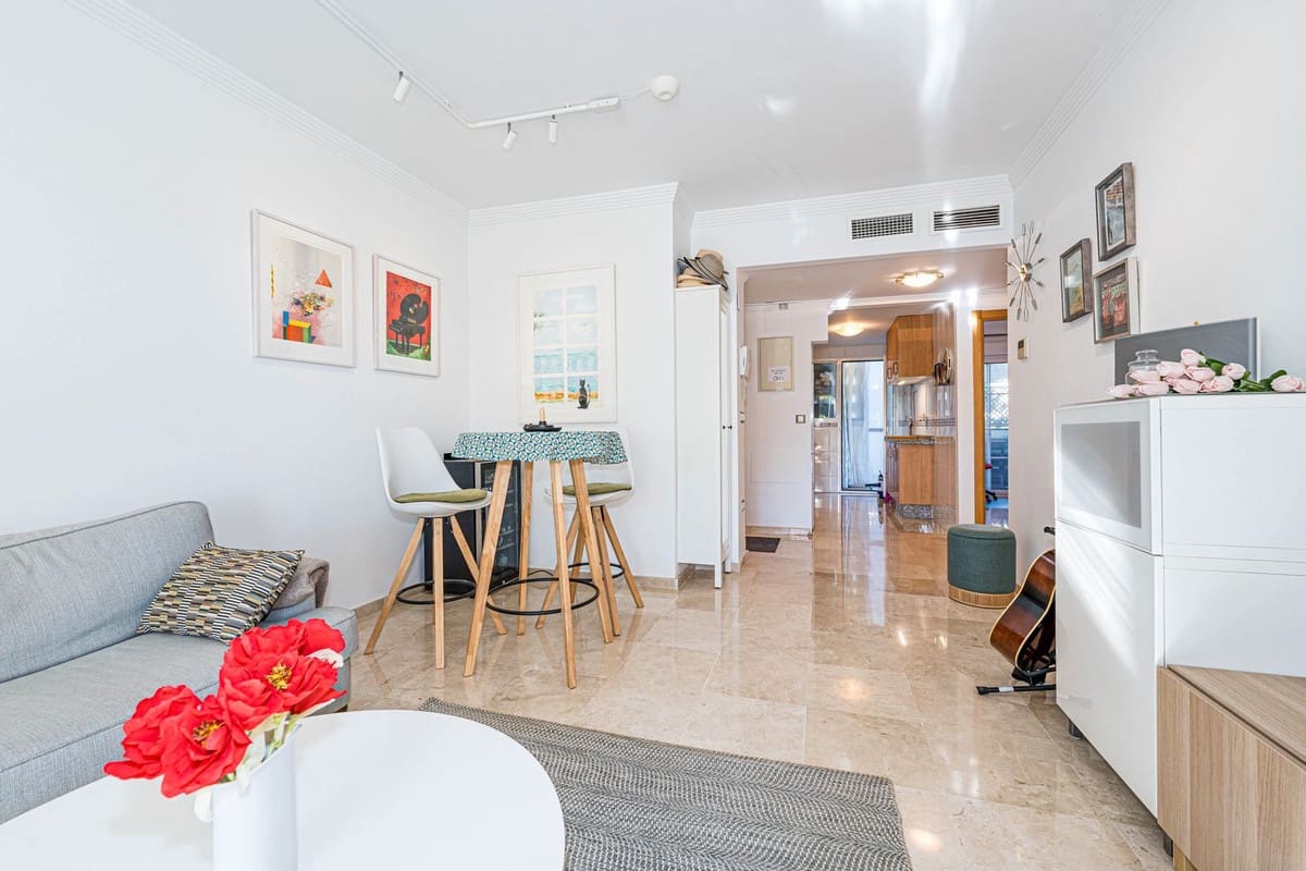 2 Zimmer Apartment zu verkaufen in La Duquesa / Puerto de la Duquesa mit Pool Garage - 360.000 € (Ref: 10174269)