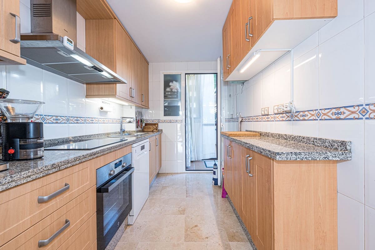 2 Zimmer Apartment zu verkaufen in La Duquesa / Puerto de la Duquesa mit Pool Garage - 360.000 € (Ref: 10174269)