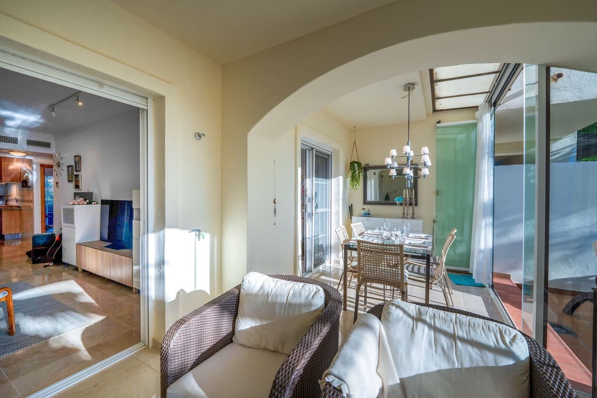 2 Zimmer Apartment zu verkaufen in La Duquesa / Puerto de la Duquesa mit Pool Garage - 360.000 € (Ref: 10174269)
