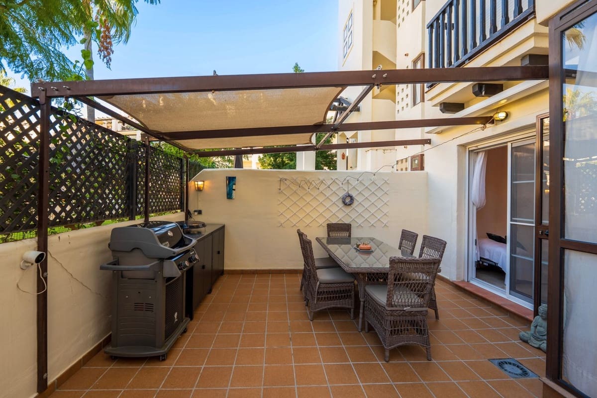 2 Zimmer Apartment zu verkaufen in La Duquesa / Puerto de la Duquesa mit Pool Garage - 360.000 € (Ref: 10174269)