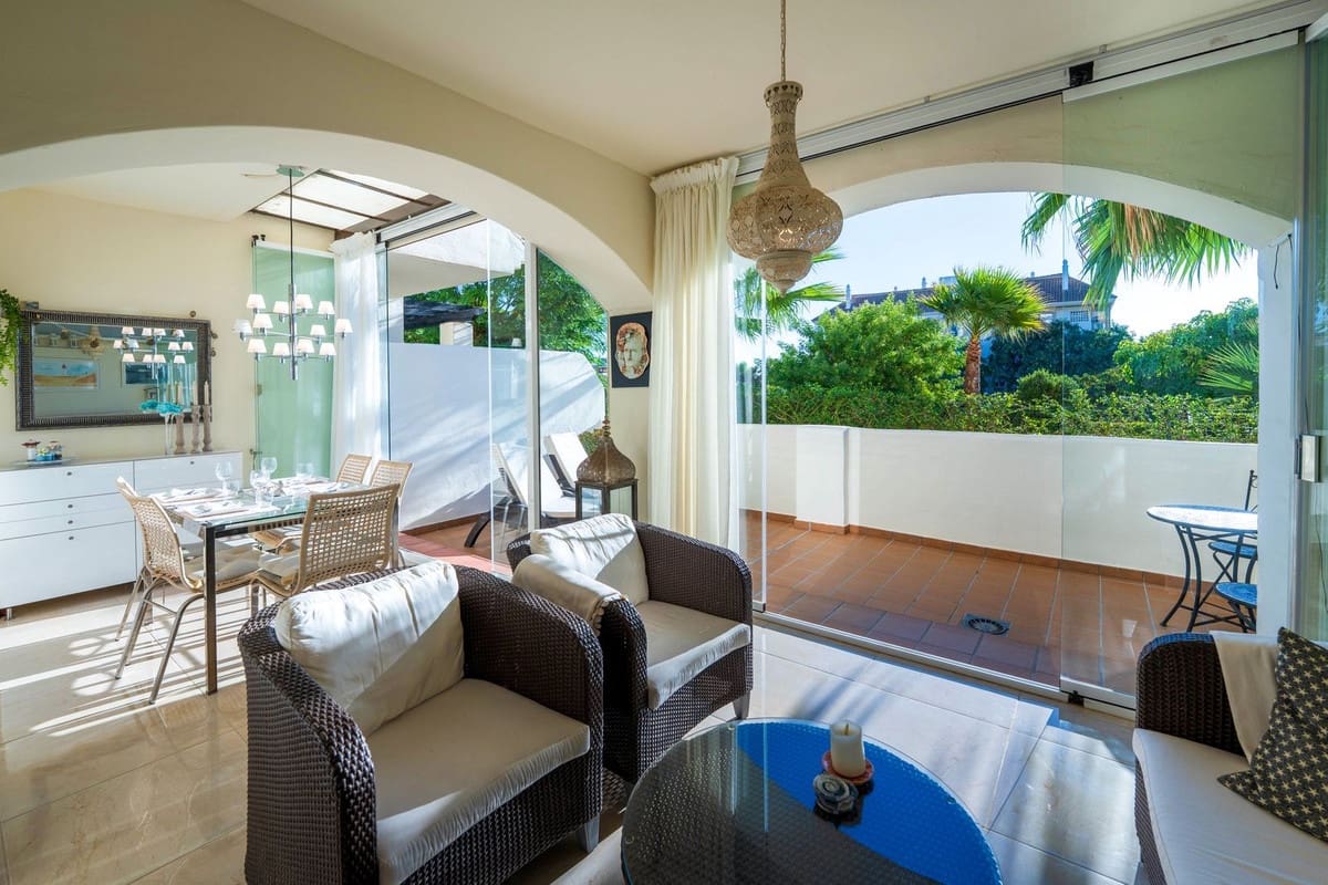 2 Zimmer Apartment zu verkaufen in La Duquesa / Puerto de la Duquesa mit Pool Garage - 360.000 € (Ref: 10174269)