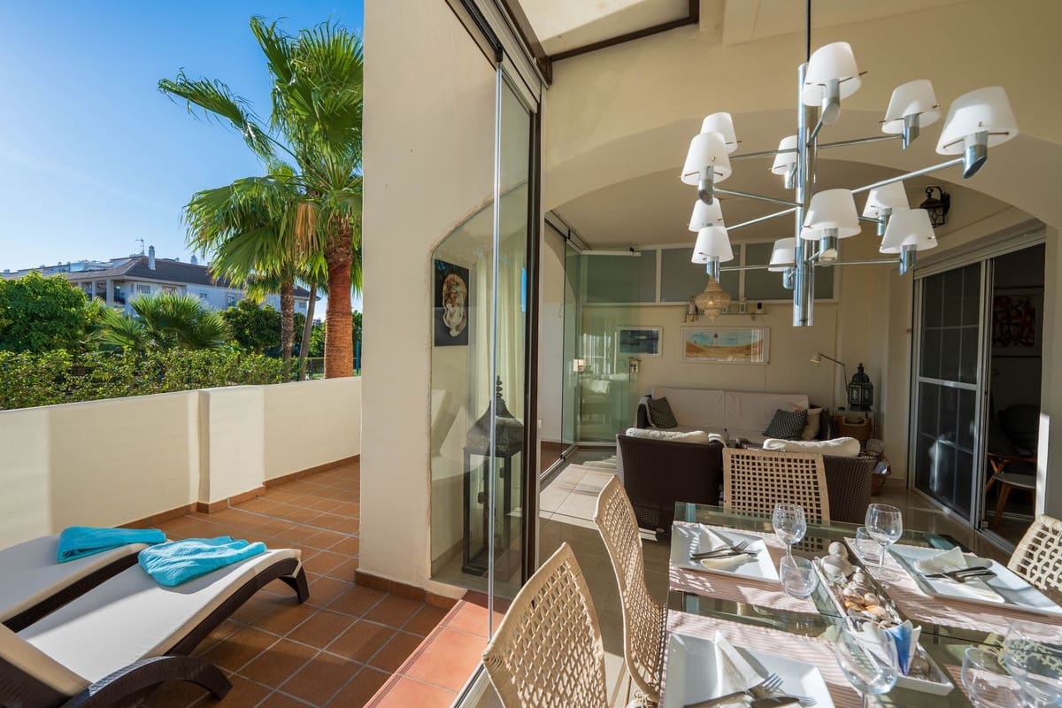 2 Zimmer Apartment zu verkaufen in La Duquesa / Puerto de la Duquesa mit Pool Garage - 360.000 € (Ref: 10174269)