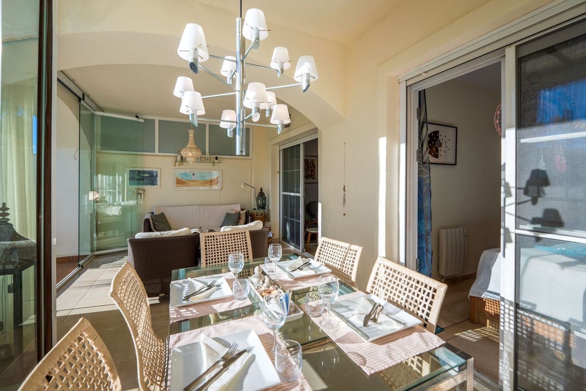 2 Zimmer Apartment zu verkaufen in La Duquesa / Puerto de la Duquesa mit Pool Garage - 360.000 € (Ref: 10174269)