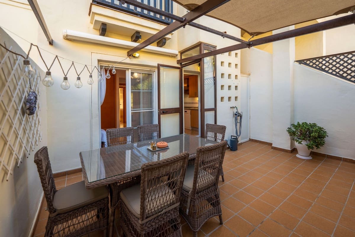 2 Zimmer Apartment zu verkaufen in La Duquesa / Puerto de la Duquesa mit Pool Garage - 360.000 € (Ref: 10174269)
