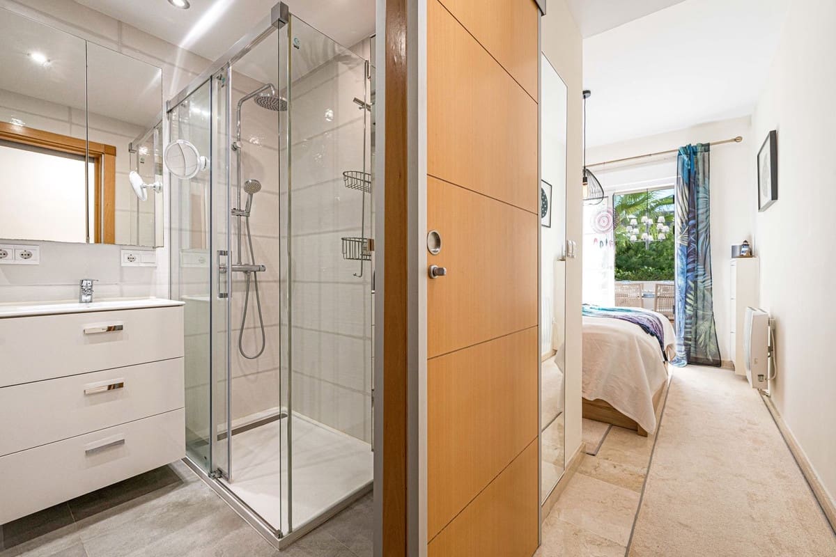 2 Zimmer Apartment zu verkaufen in La Duquesa / Puerto de la Duquesa mit Pool Garage - 360.000 € (Ref: 10174269)