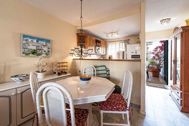 2 sovrum Lägenhet till salu i La Duquesa / Puerto de la Duquesa, Manilva med pool - 310 000 € (Ref: 10174779)