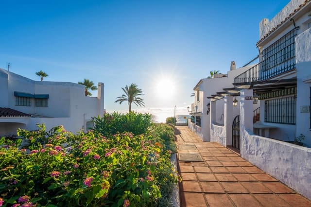 2 sovrum Lägenhet till salu i La Duquesa / Puerto de la Duquesa, Manilva med pool - 310 000 € (Ref: 10174779)