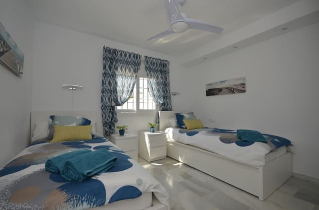 2 makuuhuone Huoneisto lomavuokrausta paikassa La Duquesa / Puerto de la Duquesa, Manilva mukana uima-altaan - 1 200 € (Ref: 3869663)