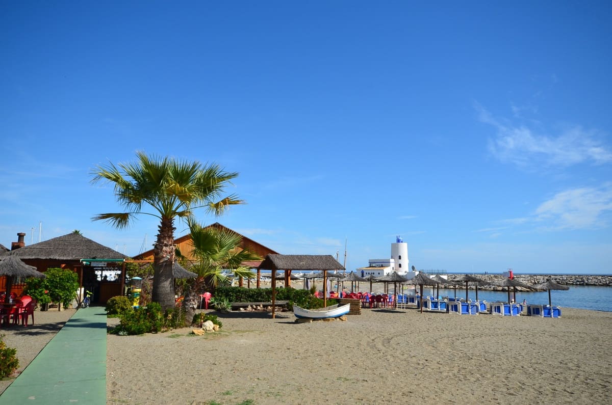 2 makuuhuone Huoneisto lomavuokrausta paikassa La Duquesa / Puerto de la Duquesa mukana uima-altaan - 1 200 € (Ref: 3869663)