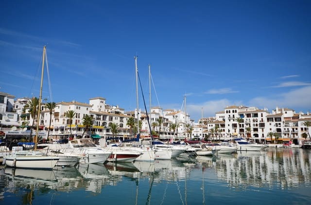 2 makuuhuone Huoneisto lomavuokrausta paikassa La Duquesa / Puerto de la Duquesa, Manilva mukana uima-altaan - 1 200 € (Ref: 3869663)