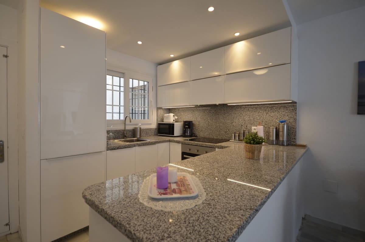 2 sovrum Lägenhet för semesterbostäder i La Duquesa / Puerto de la Duquesa med pool - 700 € (Ref: 3869663)