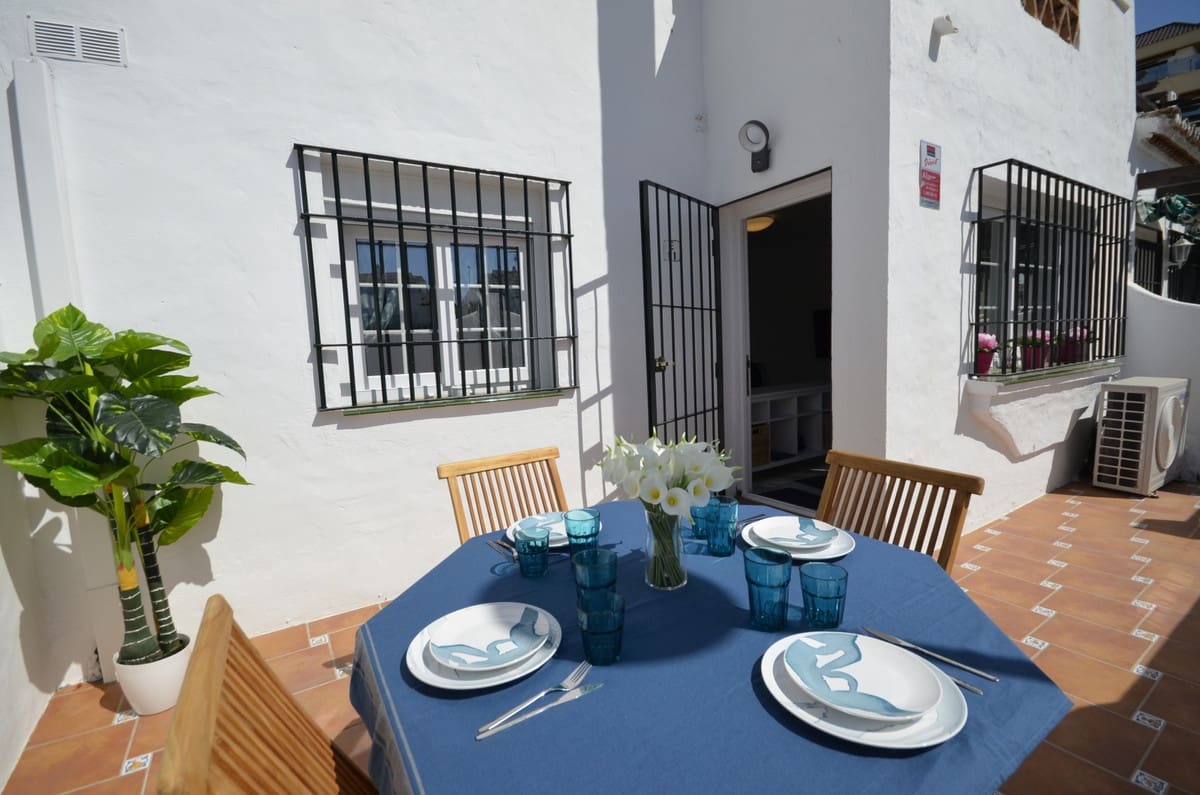 2 sovrum Lägenhet för semesterbostäder i La Duquesa / Puerto de la Duquesa med pool - 700 € (Ref: 3869663)