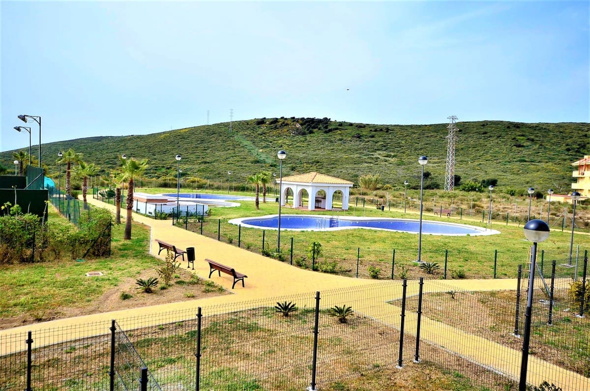 2 soveværelse Lejlighed til salg i La Duquesa / Puerto de la Duquesa med swimmingpool garage - € 329.500 (Ref: 4514750)