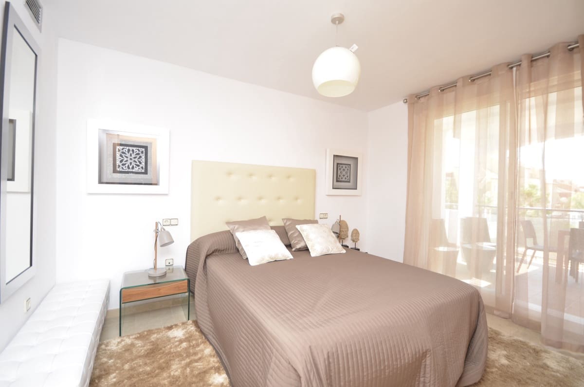 2 soverom Leilighet til salgs i La Duquesa / Puerto de la Duquesa med svømmebasseng garasje - € 367 000 (Ref: 4514750)