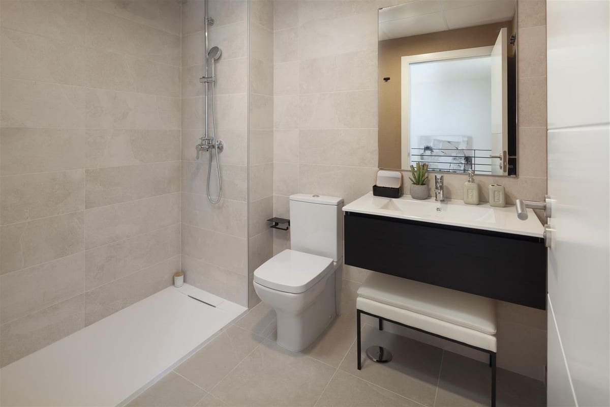 3 sypialnia Dom na sprzedaż w Manilva z basenem garażem - 547 000 € (Ref: 5181985)