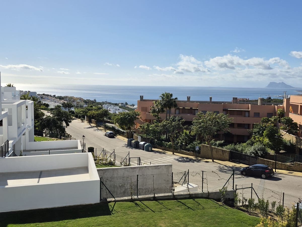 3 sypialnia Dom na sprzedaż w Manilva z basenem garażem - 547 000 € (Ref: 5181985)