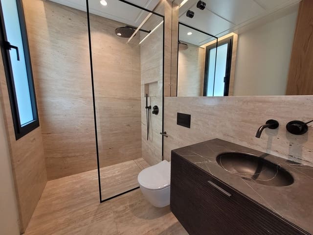 2 Zimmer Apartment zu verkaufen in Estepona mit Pool Garage - 2.300.000 € (Ref: 5181986)