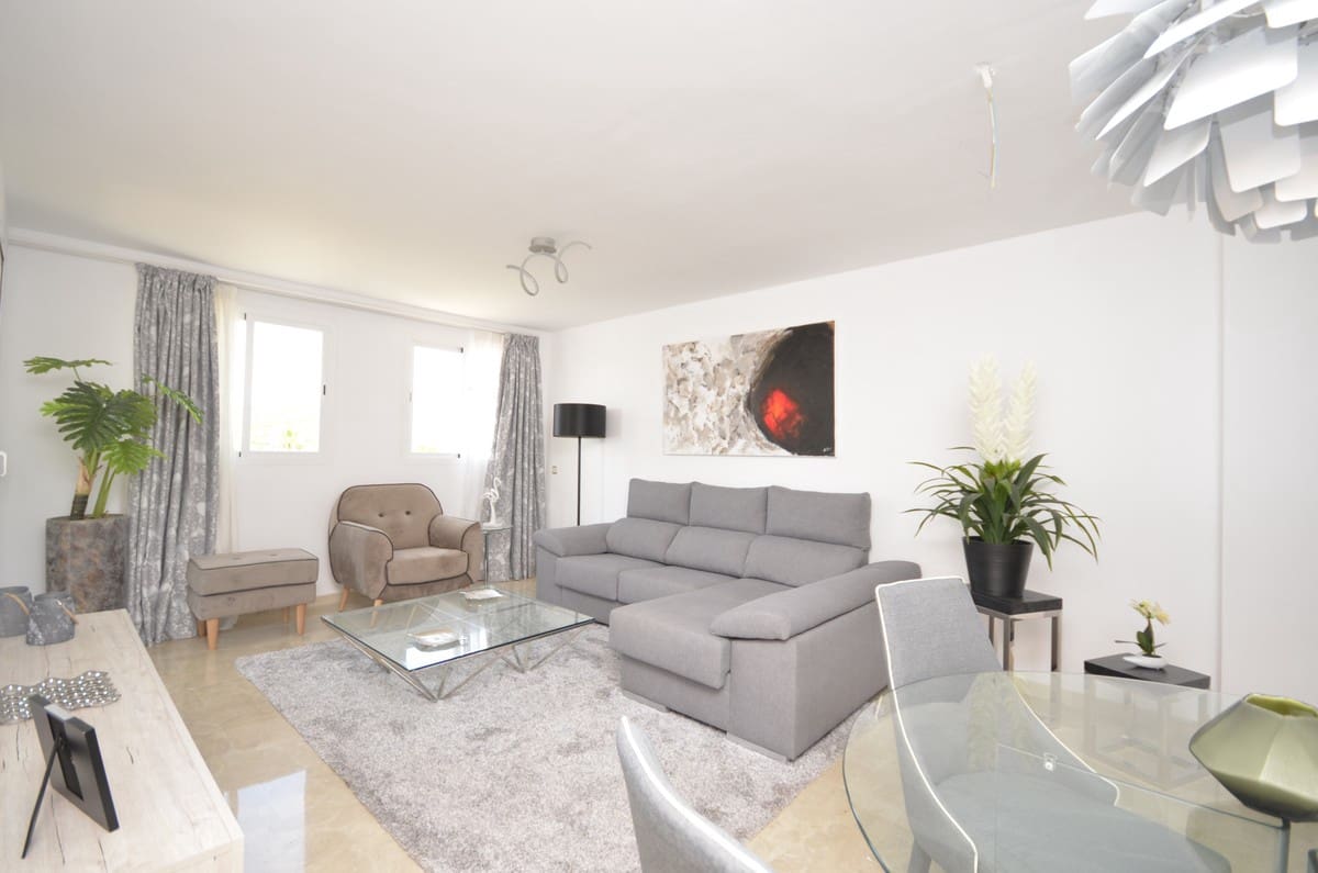 2 soveværelse Penthouse til salg i La Duquesa / Puerto de la Duquesa med swimmingpool garage - € 350.000 (Ref: 6288281)