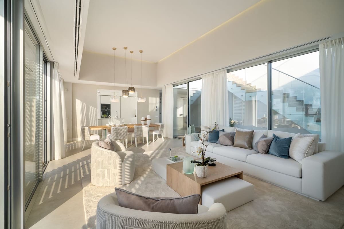 3 sypialnia Dom blizniak na sprzedaż w Estepona z basenem garażem - 1 950 000 € (Ref: 6902315)